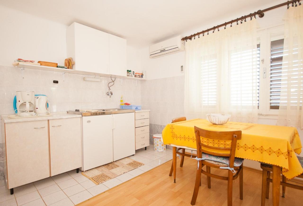 Apartments Katarina Башка Екстер'єр фото