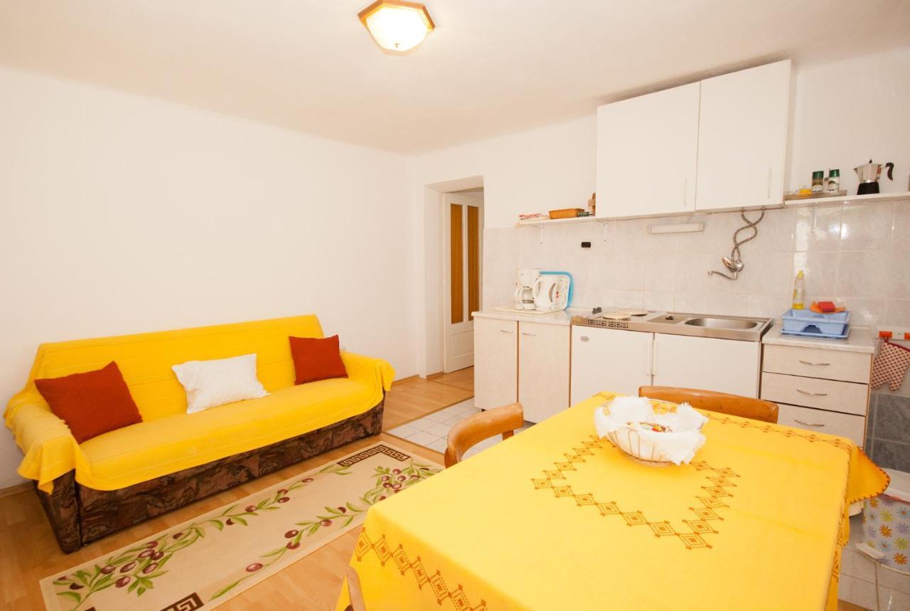 Apartments Katarina Башка Екстер'єр фото