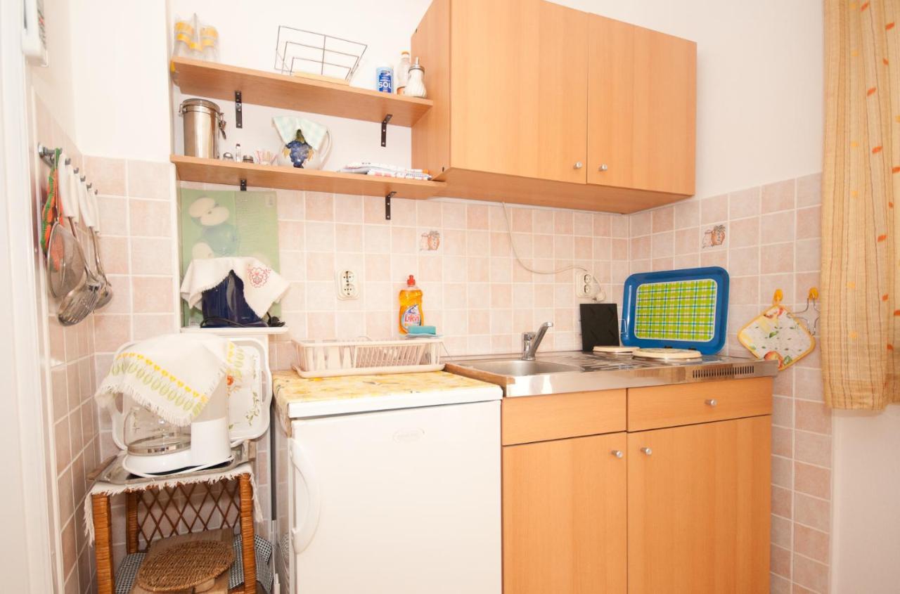 Apartments Katarina Башка Екстер'єр фото